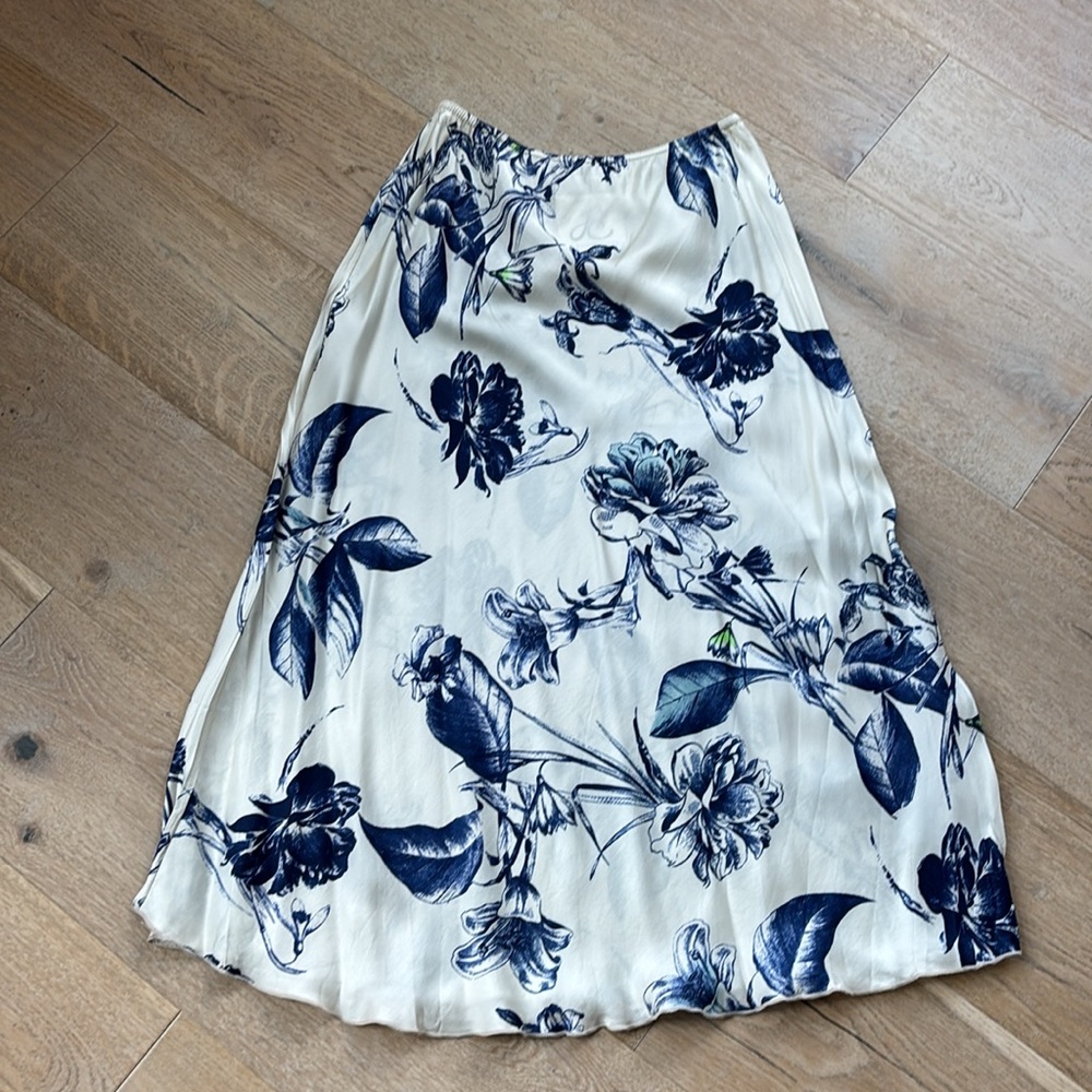 NWT Addison Floral Silky Midi Skirt Sz M - Picture 5 of 8
